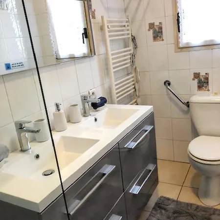 Lumineux A Avec Terrasse Et Vue Sur