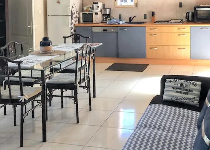 Lumineux A Avec Terrasse Et Vue Sur